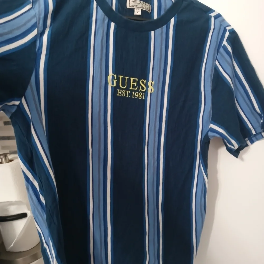 Guess Originals Blue white Striped Short Sleeve TShirt w Embroidered Logo M - Picture 4 of 5
